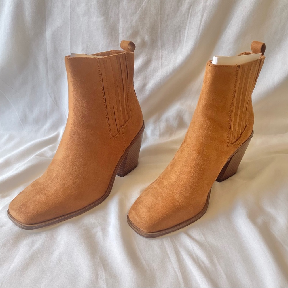 BOOTS - Coutgo suede heeled ankle boots size 9